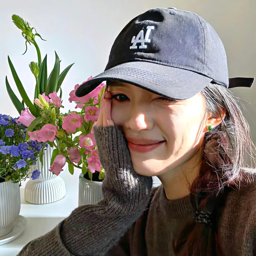 回首又见他